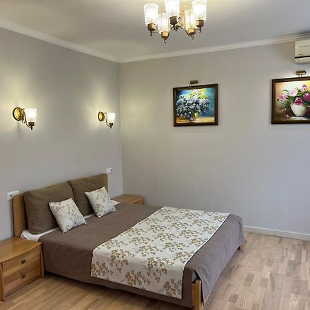 Apartment Kvitka Lviv Bagian luar foto